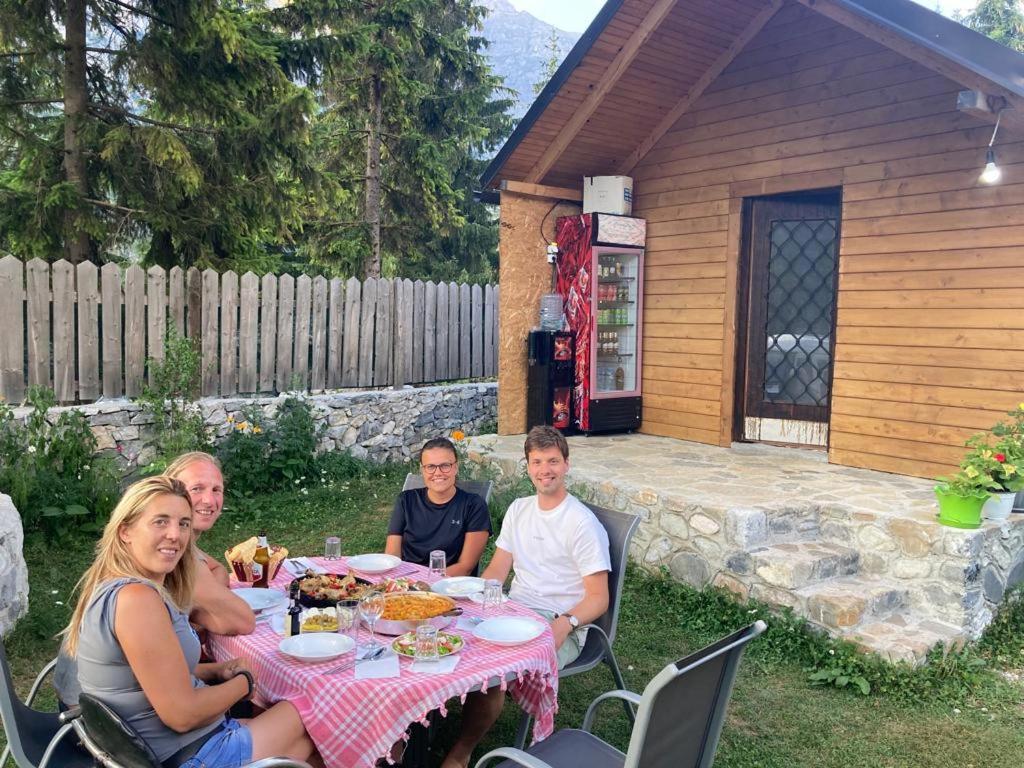 Bujtina Arturi Hotel Valbone Buitenkant foto