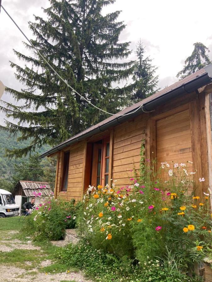 Bujtina Arturi Hotel Valbone Buitenkant foto