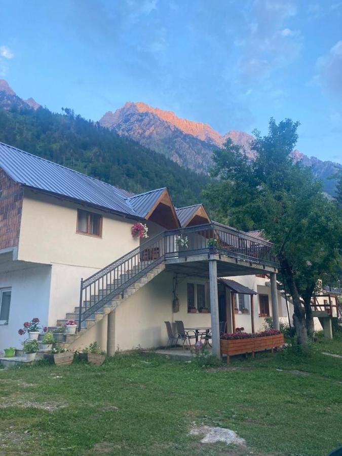 Bujtina Arturi Hotel Valbone Buitenkant foto
