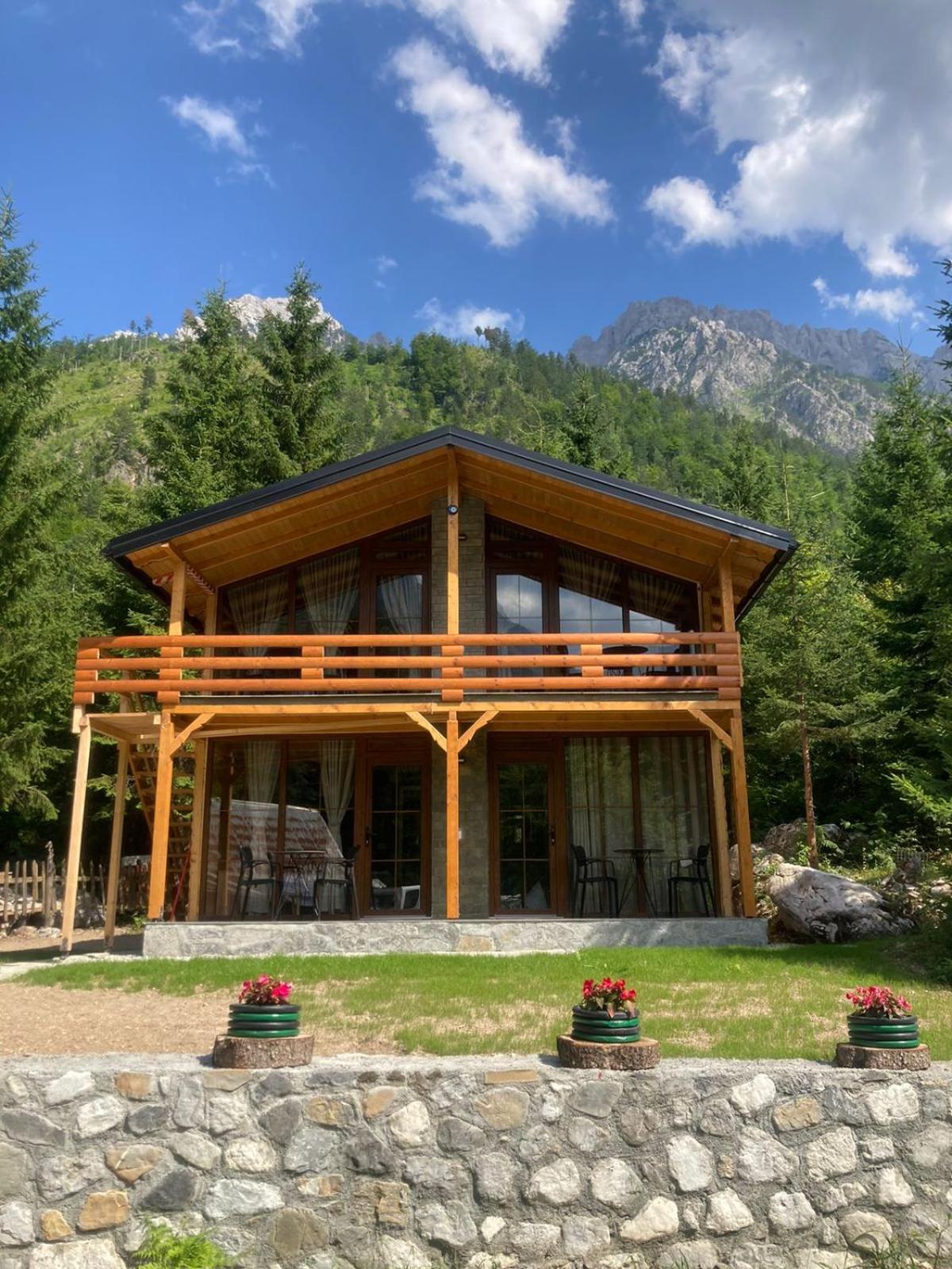 Bujtina Arturi Hotel Valbone Buitenkant foto